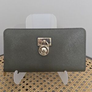 Full Size Gray Green Gold Wallet